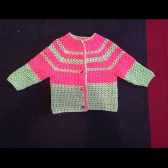 Hand made sweater approximately size 6 - Picture 1 of 1